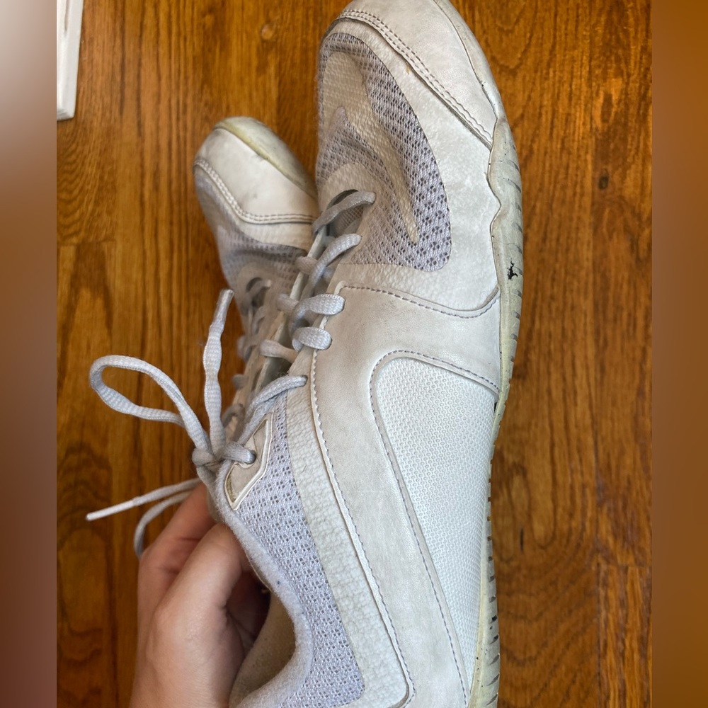 Nike cheer shoes